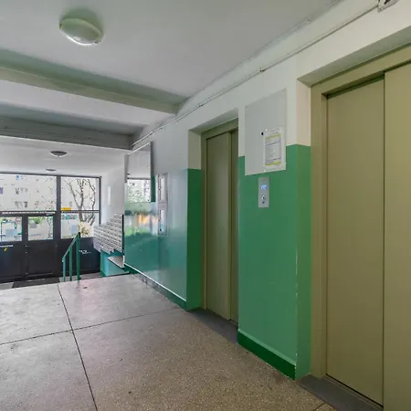 Apartment Targowek - 54m2, Balcony, Bus Nearby - By Rentujemy
