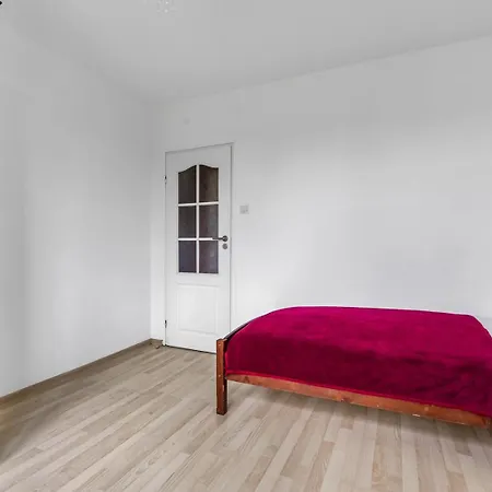 Apartment Targowek - 54m2, Balcony, Bus Nearby - By Rentujemy Warsaw