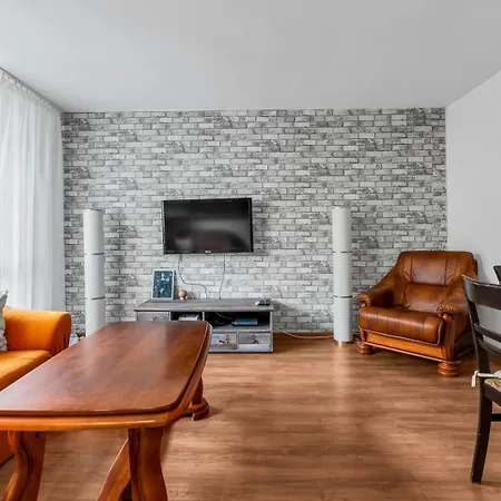 Targowek - 54m2, Balcony, Bus Nearby - By Rentujemy Apartment Warsaw