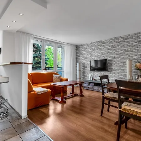 Targowek - 54m2, Balcony, Bus Nearby - By Rentujemy